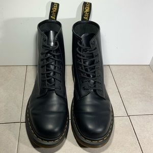 Dr. Martens 1460 Boots MENS BLACK•YELLOW USED